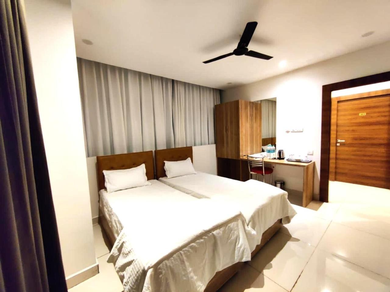 Hotel Hibiscus Tree- Bachupally Hyderabad Eksteriør billede